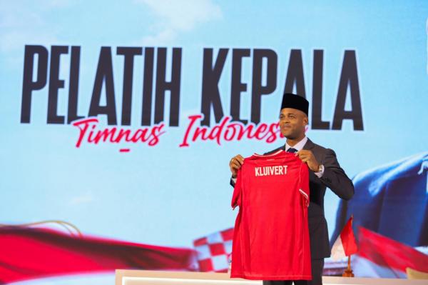 Patrick Kluivert resmi ditunjuk menjadi pelatih Timnas Indonesia. (Foto: PSSI)