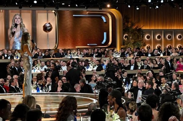Komedian Nikki Glaser Komedian Nikki Glaser menghina Tuhan di Golden Globes 2025. (Foto: Instagram)