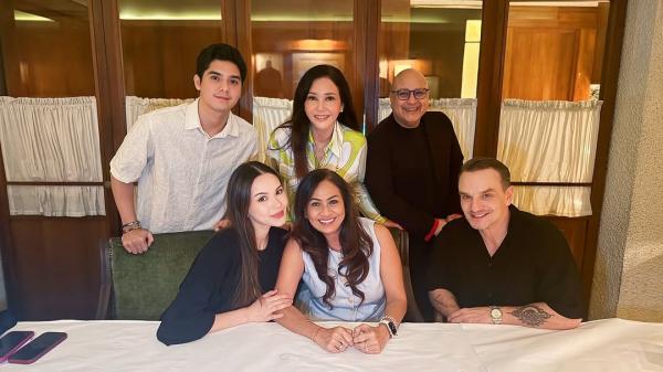 Keluarga Al Ghazali dan Alyssa Daguise bertemu. (Foto: Instagram)