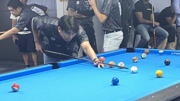 Billy Syahputra Billy Syahputra hobi olahraga biliar. (Foto: Nurul Amanah)