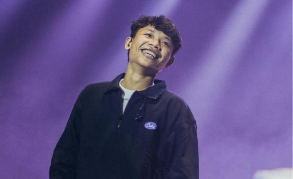 Jibon Jibon saat manggung di konser Juicy Luicy. (Foto: Instagram)