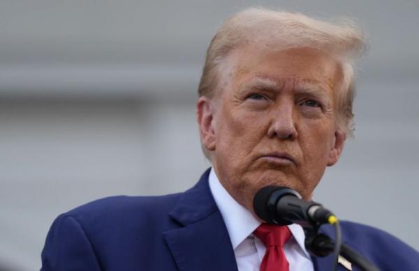 Trump: Jika Iran Tak Berperilaku Baik, Kita Akan Jatuhkan Bom di Kepala Mereka