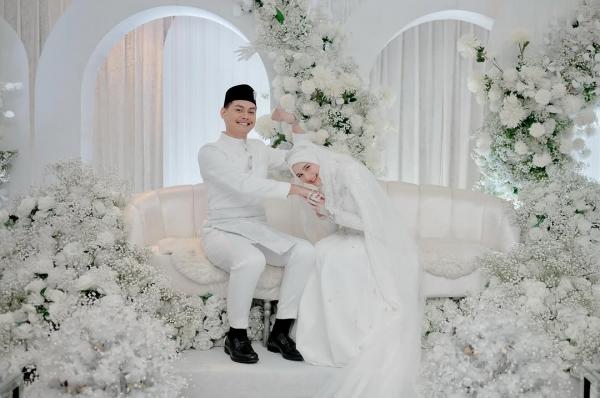 Momen pernikahan Yasmine Ow dan Ipin. (Foto: Instagram)