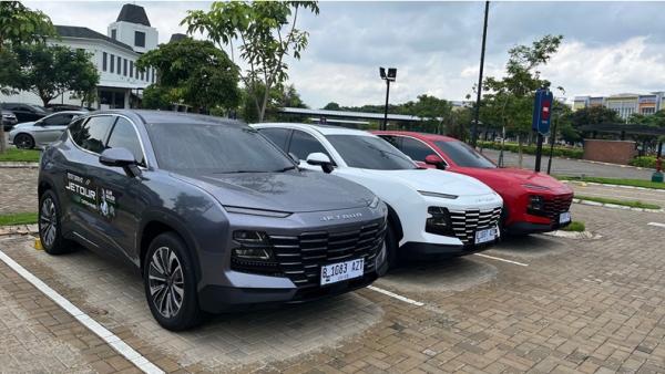 Jetour Dashing Inspira Jetour Dashing Inspira ditampilkan dalam kegiatan The Dashing Experience Proud to Drive di Karawang, Jawa Barat, Selasa (25/2/2025). (Foto: Rizky Agustian)