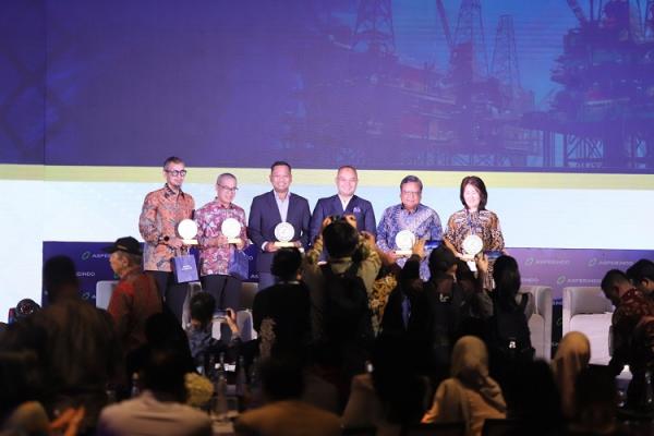 Foto bersama usai diskusi panel dalam rangka Rakernas Aspebindo di Park Hyatt, Jakarta, Kamis (27/2/2025). (Foto: iNews Media Group/Aldhi Chandra Setiawan)