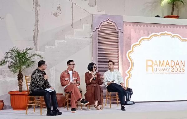 Poppy Dharsono Ketua Umum APPMI Poppy Dharsono di acara Ramadan Runway 2025. (Foto: Halimah Tunisa)