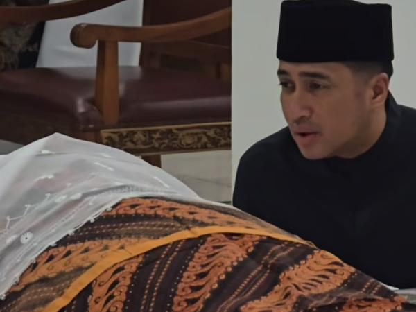 Irfan Hakim melayat ke rumah duka Titiek Puspa. (Foto: Instagram)