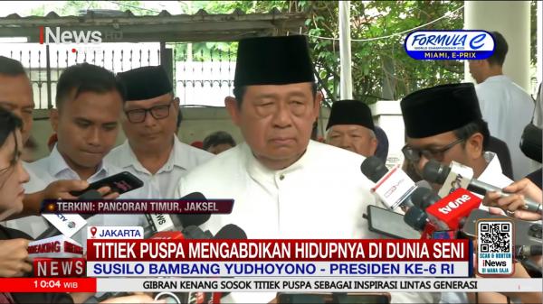 SBY hadir melayat ke rumah duka Titiek Puspa. (Foto: Youtube)