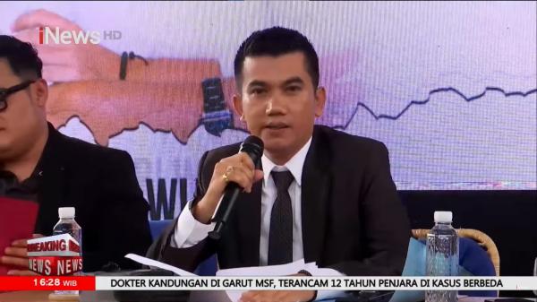 Kuasa Hukum Revelino Kuasa Hukum Revelino, suami Lisa Mariana. (Foto: Youtube)