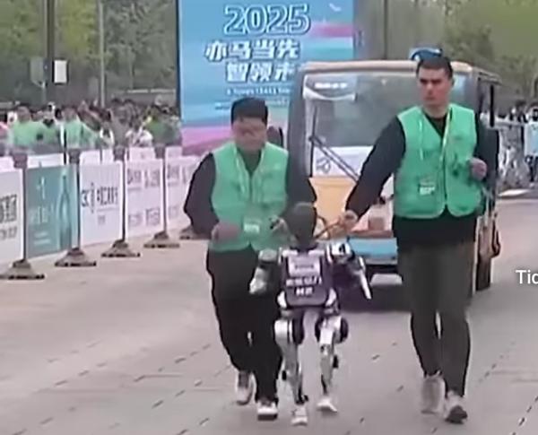 Robot lari maraton