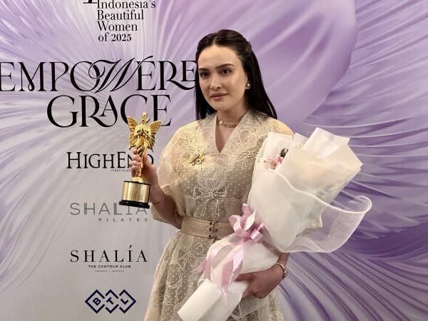 Shandy Aulia di IBW 2025 Shandy Aulia raih penghargaan IBW 2025. (Foto: Dimas Andhika Fikri)