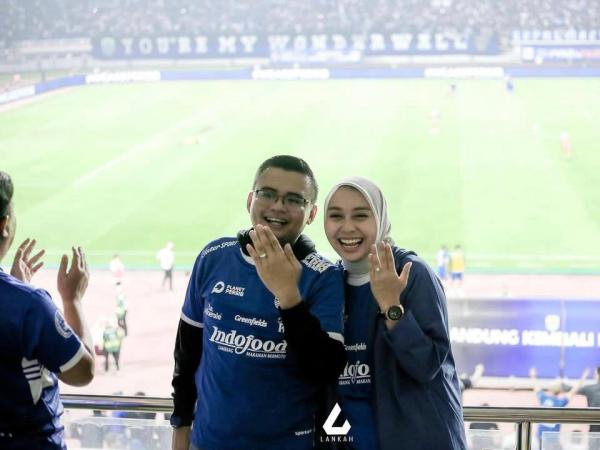Anak Dedi Mulyadi, Maula Akbar, melamar Wakil Bupati Garut Putri Karlina. (Foto: Instagram)