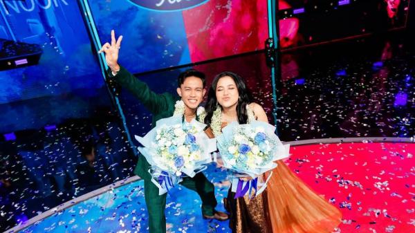 Top 2 Indonesian Idol Fajar Noor dan Shabrina Leanor, Grand Finalis Indonesian Idol XIII. (Foto: RCTI)