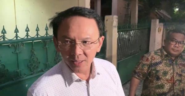 Ahok hingga Anies melayat ke rumah duka Najwa Shih Ahok hingga Anies melayat ke rumah duka Najwa Shihab pada Selasa (20/5/2025) petang (Foto: iNews.id)