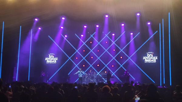 Panggung Perdana Nyoman Paul Panggung Perdana Nyoman Paul di Java Jazz Festival 2025. (Foto: Ravie Wardani)