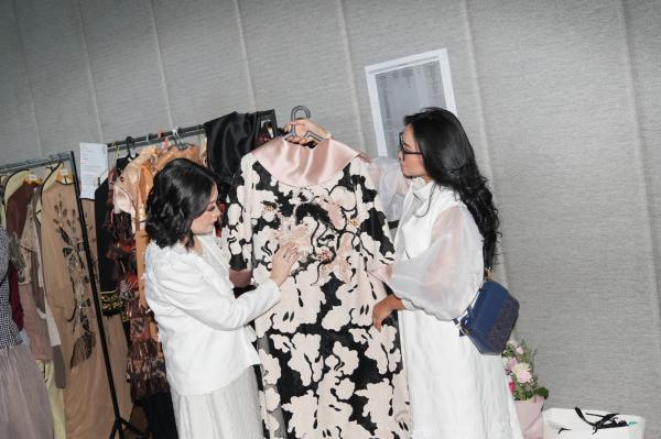 Fashion unik Koleksi fashion di IFW 2025. (Foto: Istimewa)