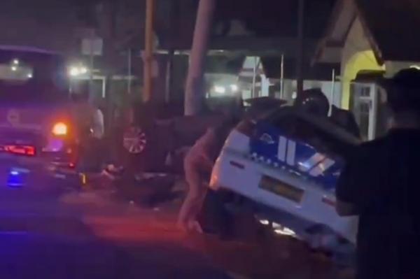 2 Mobil Polisi Tabrak Rumah Warga di Bangkalan saat Kejar Penyelundup Rokok Ilegal