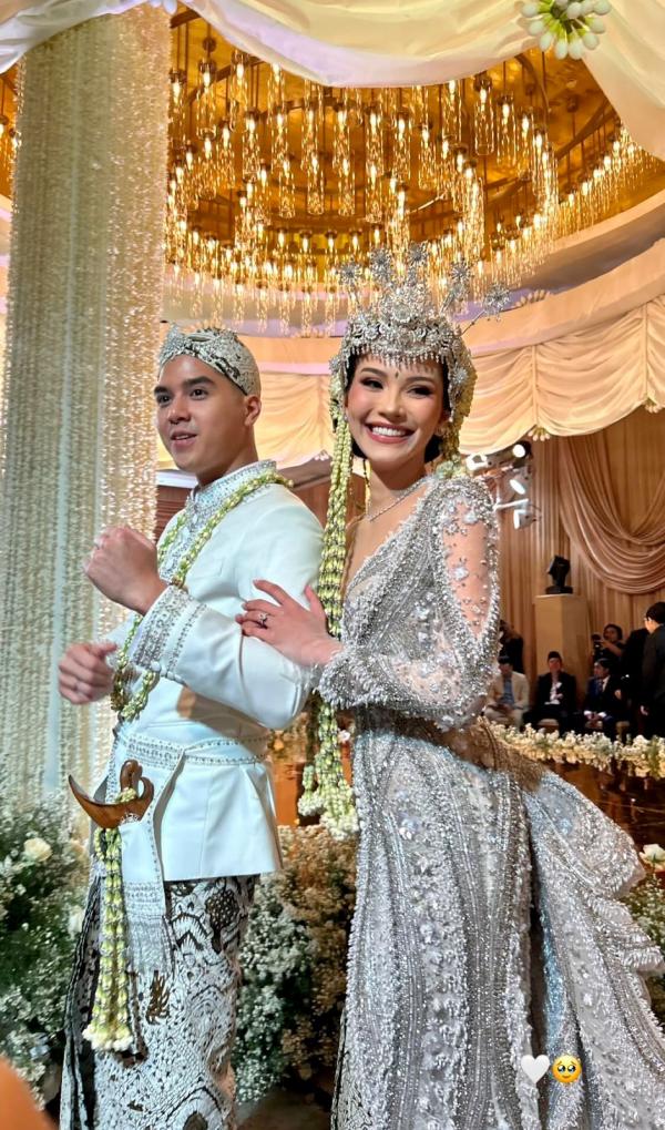 Potret Alyssa Daguise di akad nikah mengenakan kebaya Tex Saverio. (Foto: Instagram)
