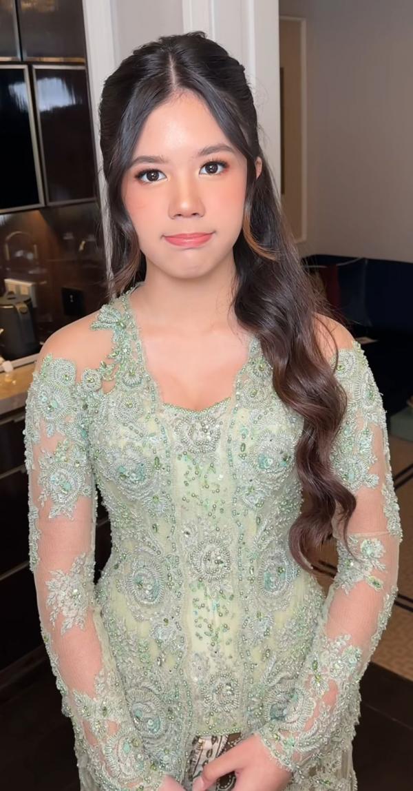Safeea anak Mulan Jameela Potret Safeea Ahmad saat menghadiri akad nikah Al Ghazali dan Alyssa Daguise. (Foto: Instagram)