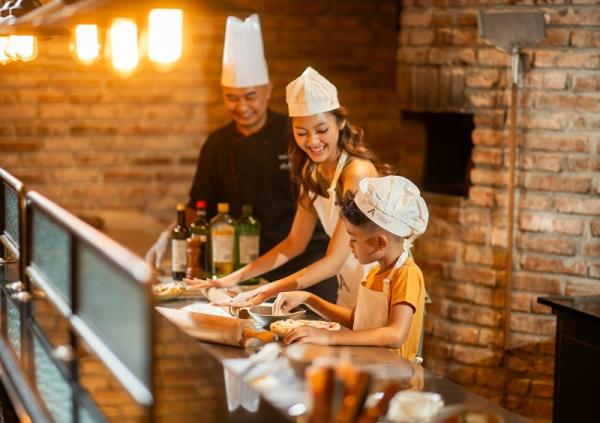 CERIA kegiatan anak Kegiatan Baking Class di Hotel ARYADUTA Menteng. (Foto: dok ARYADUTA)