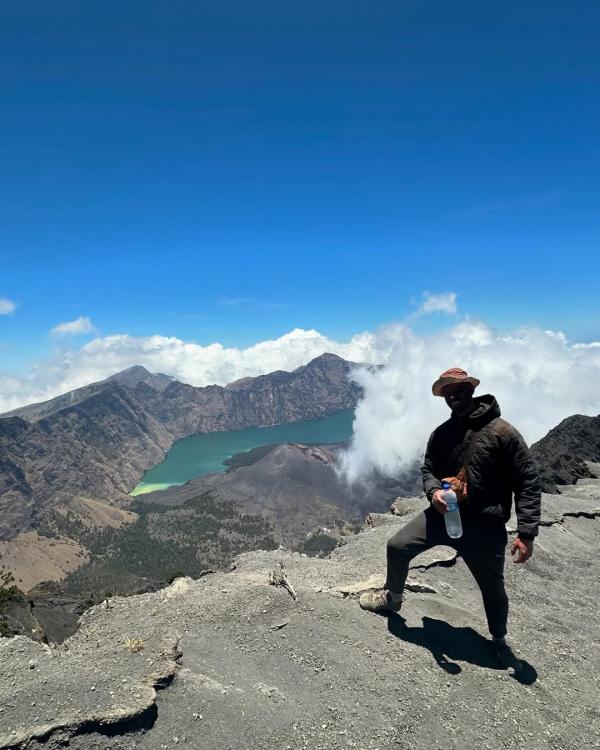 Pendaki Irlandia di Gunung Rinjani 2 Pendaki Irlandia di Gunung Rinjani. (Foto: Instagram)