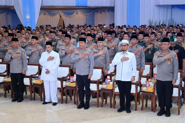 Kegiatan doa bersama lintas agama yang diinisiasi oleh SSDM Polri dihadiri sedikitnya 1.200 peserta lintas agama, yang terdiri dari anggota TNI-Polri, tokoh agama, tokoh masyarakat hingga masyarakat umum. (Foto: Dok. Polri)