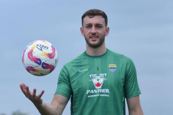 Persib Bandung Resmi Lepas Kiper Adam Przybek 