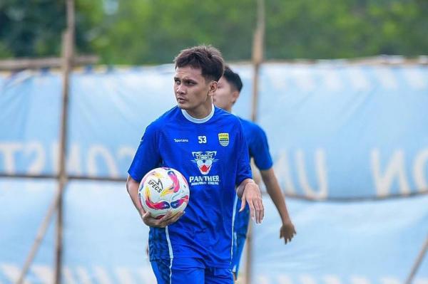Al Hamra Hehanussa Al Hamra Hehanussa menjadi andalan baru Persib Bandung. (Foto: IG @hehanussahamra)