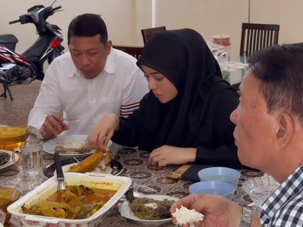 Clara Shinta dan Alexander Assad jalani adat Batak menjelang hari pernikahan. (Foto: Instagram)
