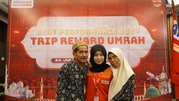 Alfamart Eer Program Umrah (Foto: dok Alfamart)