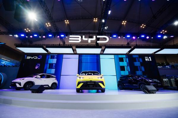 BYD ATTO 1 BYD ATTO 1 hadir dengan pilihan warna Apricity White, Sprout Green, dan Cosmos Black. (Foto: dok BYD)