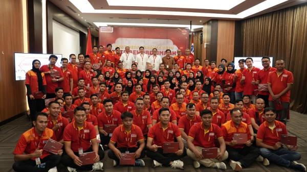 Reward karyawan Alfamart (Foto: dok Alfamart)