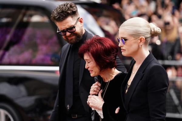 Mengharukan, Pemakaman Ozzy Osbourne Banjir Air Mata 