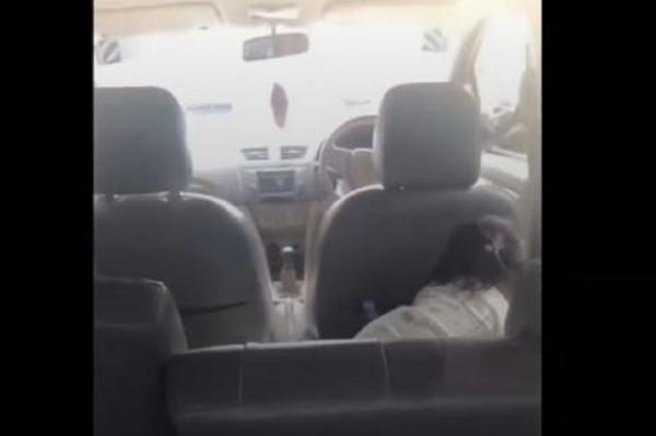 Dramatis! Bocah 2 Tahun Terkunci dalam Mobil di Banjarnegara Diselamatkan Polisi