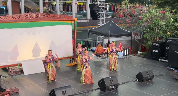 Seni Tari Tradisional Penampilan tari tradisional. (Foto: Annastasya Rizqa)