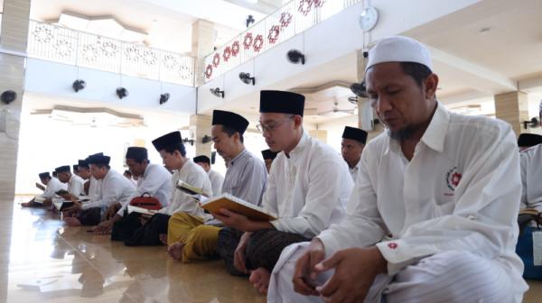 Khataman Al-Quran bersama 80 hafiz dan hafizah di Yayasan Daarul Qur&rsquo;an Indonesia. (Foto: dok Polri)