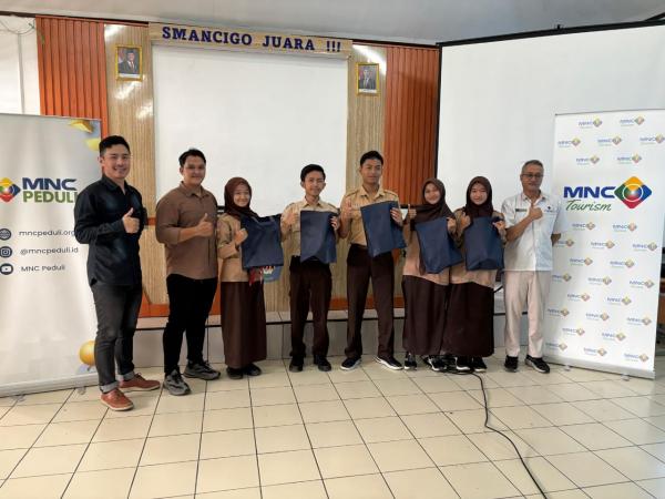 CSR MNC Peduli dan MNC Tourism MNC Tourism dan MNC Peduli menggelar aksi CSR. (Foto: Istimewa)