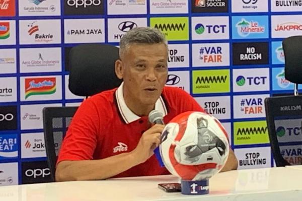 Pelatih Malut United, Hendri Susilo Pelatih Malut United, Hendri Susilo. (Foto: iNews/Andika Rachmansyah)