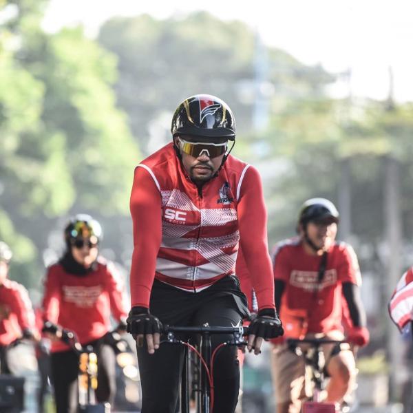Sahroni gowes di jalanan Sahroni gowes di jalanan. (Foto: X)
