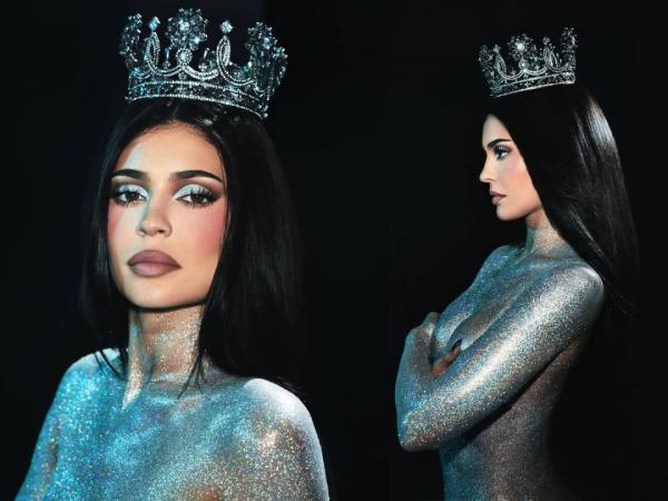 Kylie Jenner Kylie Jenner mengenakan mahkota rancangan desainer aksesori Indonesia Rinaldy Yunardi. (Foto: Instagram)