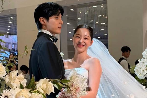 Kim Ga Eun dan Yoon Sun Woo Kim Ga Eun dan Yoon Sun Woo. (Foto: Instagram)