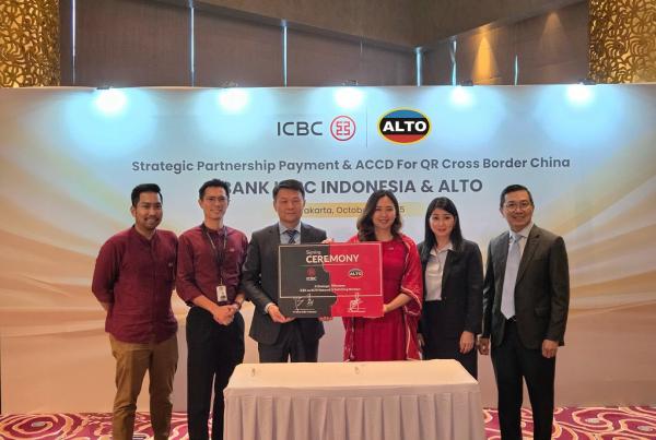 Signing Ceremony CEO ALTO Network, Gretel Griselda beserta tim dengan Mr. Chen Yong selaku President Director Bank ICBC Indonesia beserta jajaran direksi. (Foto: ALTO Network)
