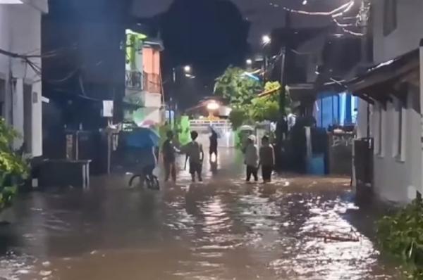 BPBD DKI: 4 RT Banjir Imbas Hujan Deras, Ketinggian Capai 70 Cm
