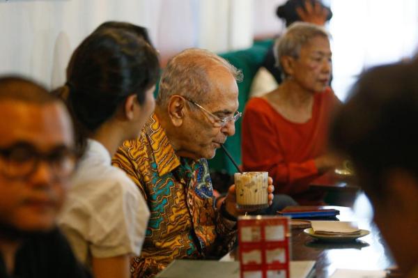 Presiden Timor Leste Presiden Timor Leste menikmati kopi di kafe Jaksel. (Foto: Aldhi Chandra)