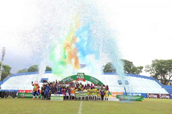 Pesta Juara! MI Al Ihsan & SDN Mojorejo 01 Kuasai MilkLife Soccer Challenge Malang 2025–2026
