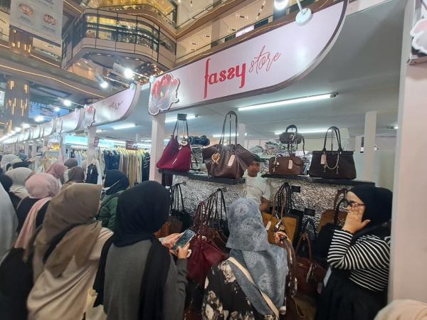 Bazar fashion lokal Bazar fashion lokal. (Foto: Istimewa)