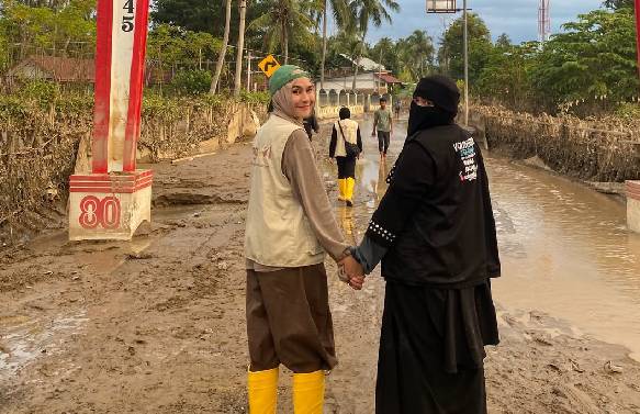 Zaskia Adya Mecca di Aceh Zaskia Adya Mecca di Pidie Jaya, Aceh. (Foto: Instagram)
