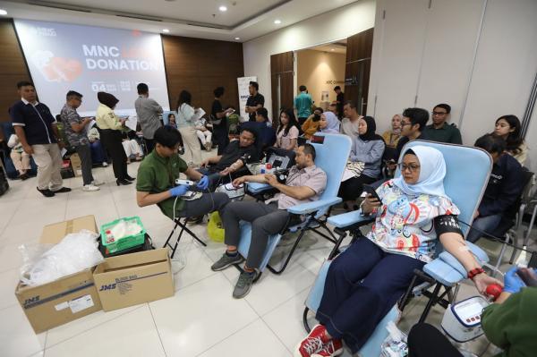 Donor Darah MNC Peduli MNC Peduli menggelar kegiatan donor darah yang berlangsung di iNews Tower, Kebon Sirih, Jakarta, Kamis (4/12/2025). (Foto: Aziz Indra)