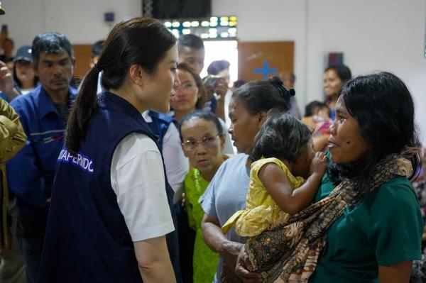 Ketua Umum Partai Perindo Angela Tanoesoedibjo men Ketua Umum Partai Perindo Angela Tanoesoedibjo mengajak seluruh kader Perindo membantu pemulihan korban bencana Sumatra pada Minggu (8/12/2025). (Foto: Partai Perindo)