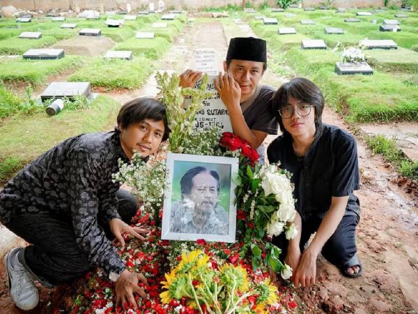Anak Epy Kusnandar Anak Epy Kusnandar membuat heboh media sosial dengan meminta kepada publik tidak menggangu ibundanya. (Foto: Instagram)